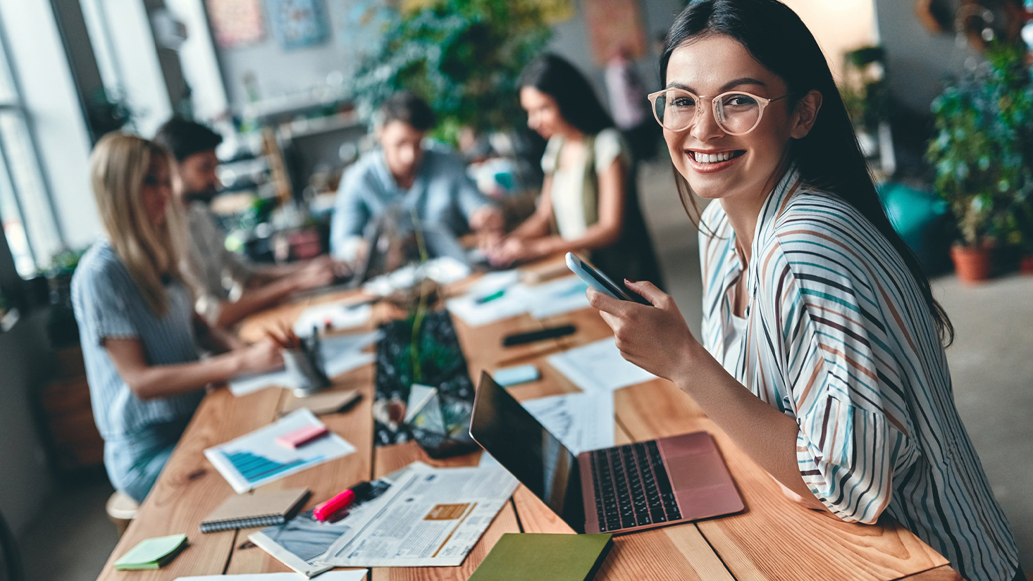 Retorno ao trabalho presencial aquece mercado de coworkings